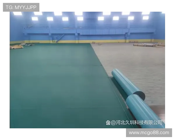 提升足球场地抓地性能的防滑地板胶垫多场景创新应用解决方案全面