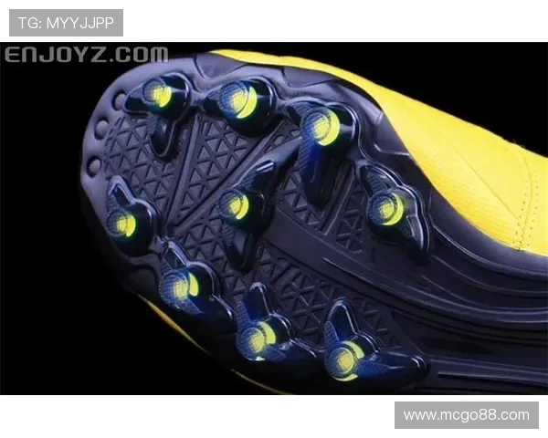 足球鞋钉子粗细对比赛表现的影响及如何选择合适的钉子类型